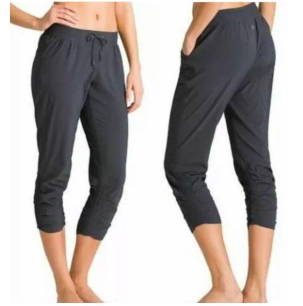 Athleta Pants Womens 4 Black Prima Capri Lightweight Active Hiking Athletic